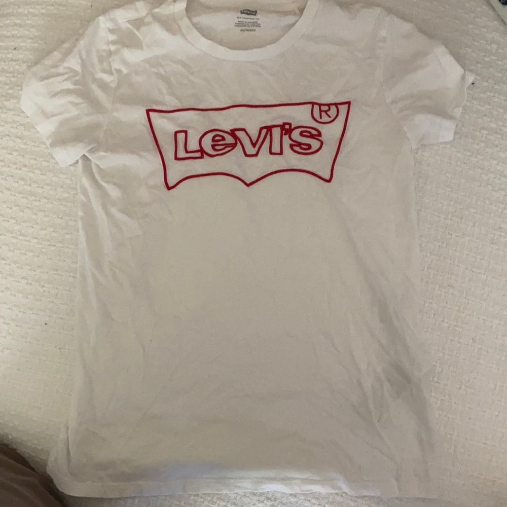 Levi’s tee